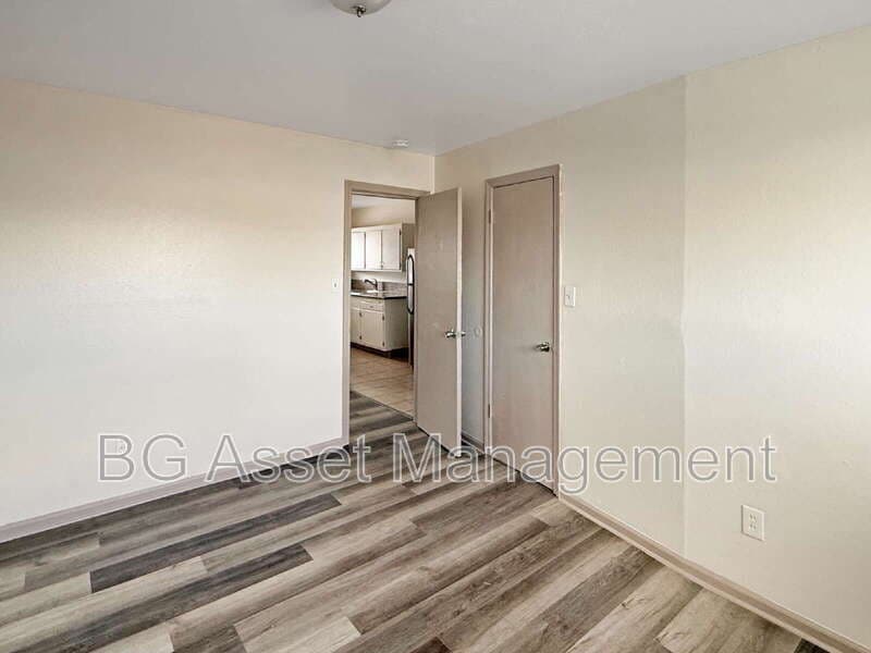 Sacramento Condo: 714 Darina Avenue