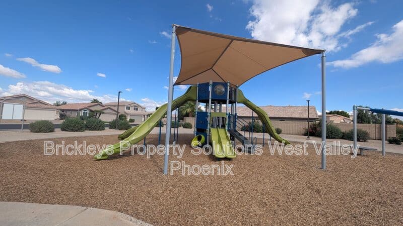 Goodyear House: 13354 W Palm Ln