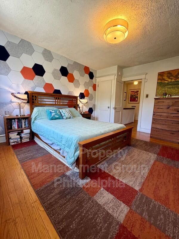 Upper Darby House: 216 Glencoe Rd