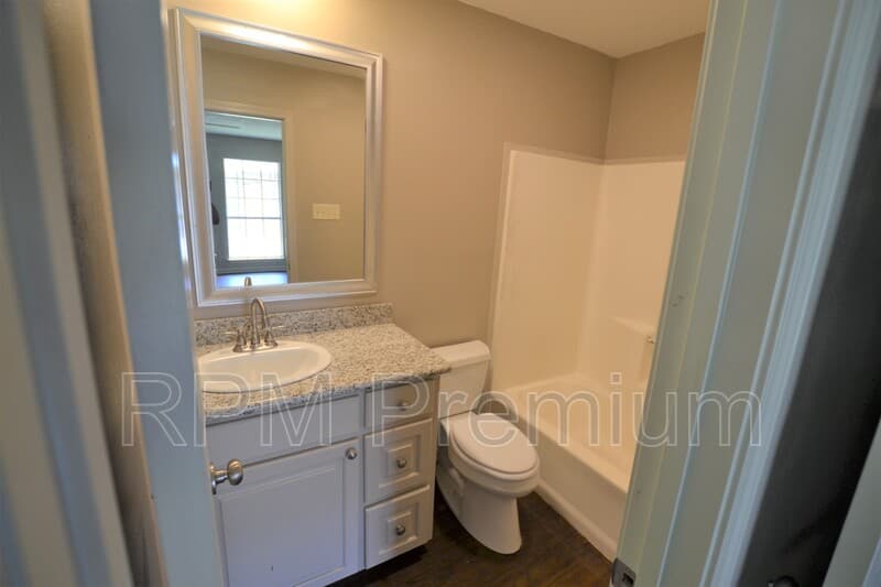 Baton Rouge House: 14835 Central Woods Ave.
