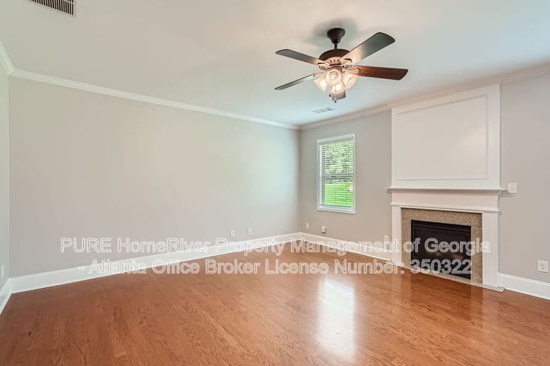 Suwanee House: 1610 Burgess Trl