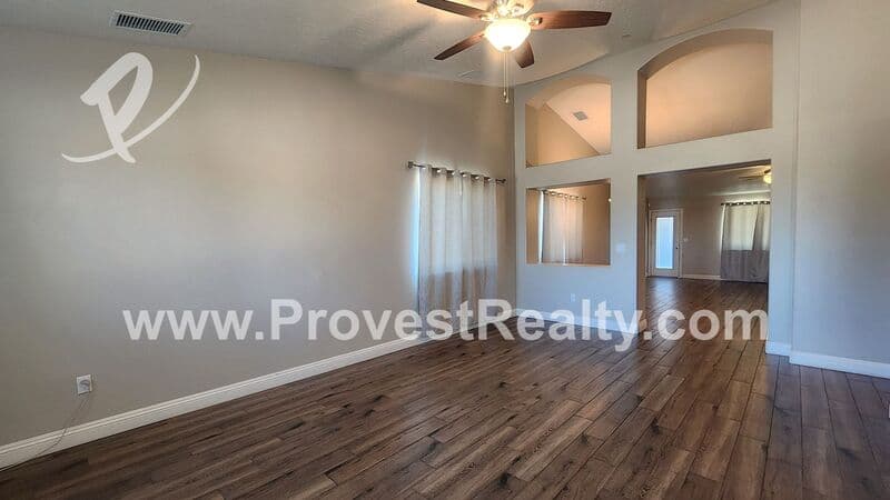 Hesperia House: 17907 Birch St