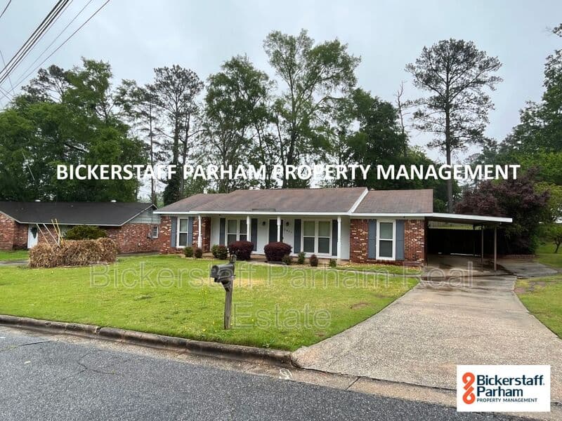 Columbus House: 3011 Apache Drive