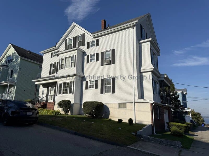 Fall River Condo: 575 Mount Hope Ave
