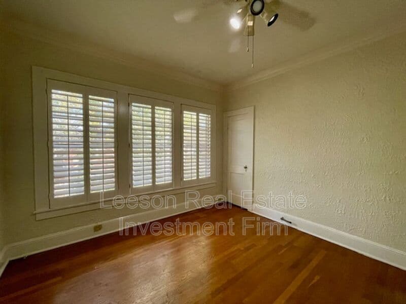 SHREVEPORT House: 458 Forest Ave.