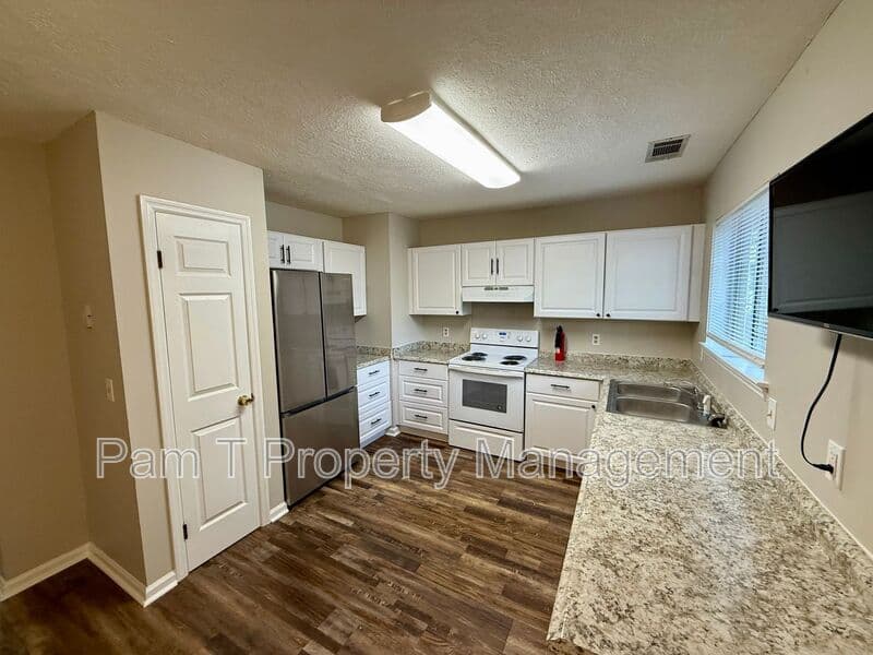 Savannah House: 110 Bobstay Ct