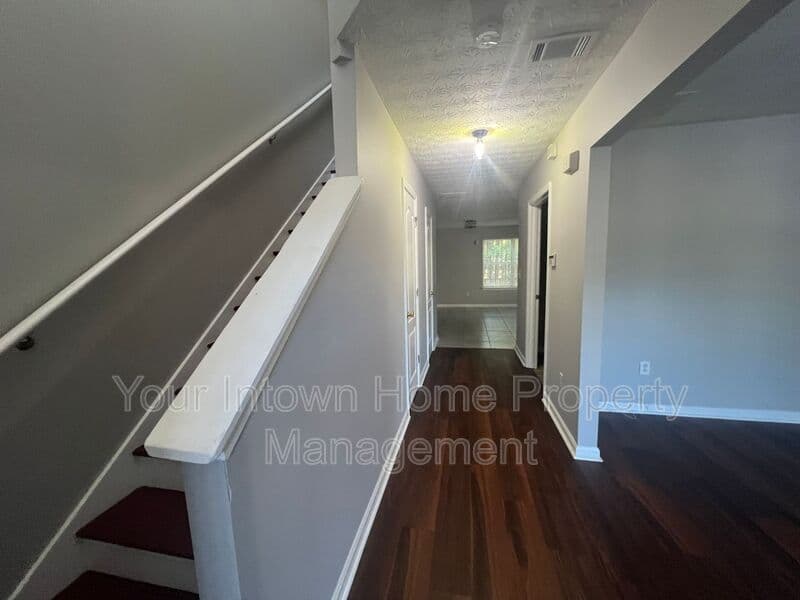 Jonesboro House: 8480 Moultrie Dr.