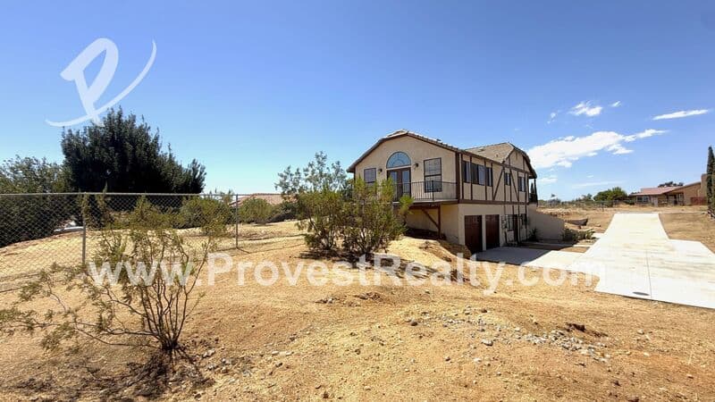 Victorville House: 13043 4th Ave