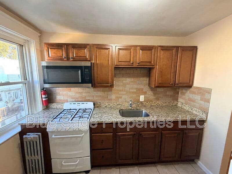 Upper Darby Condo: 244 Long Lane