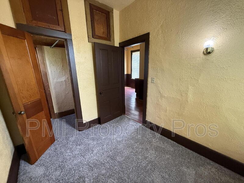 Milwaukee Condo: 2441 N Dr. William Finlayson St (Upper)