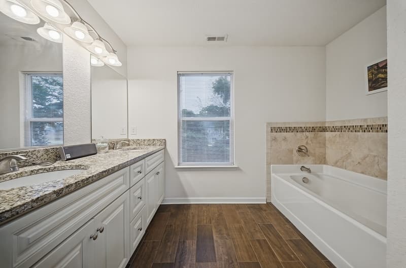 Norfolk House: 1014 Avenue H