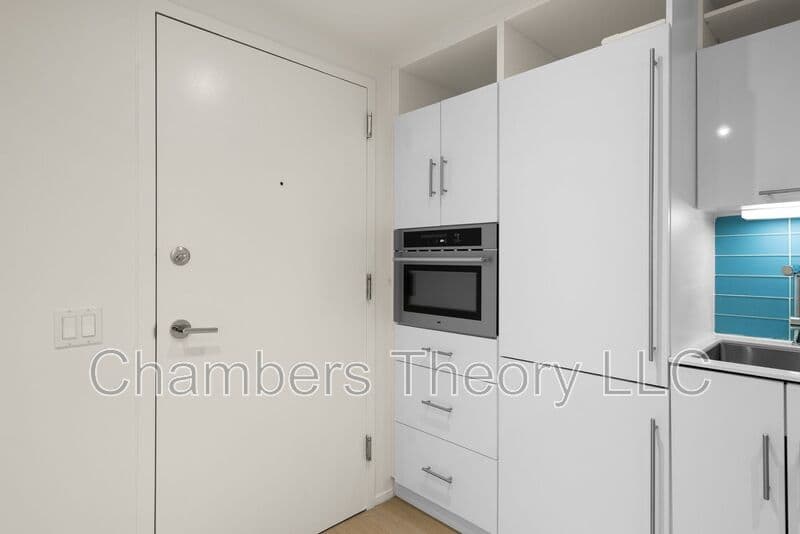 Washington Condo: 2422 17th St