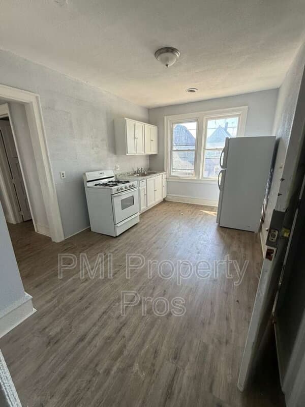 Milwaukee Condo: 1623 N 38th St