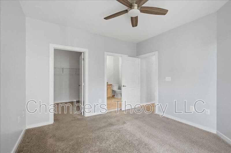 Arlington Condo: 2200 N Westmoreland St