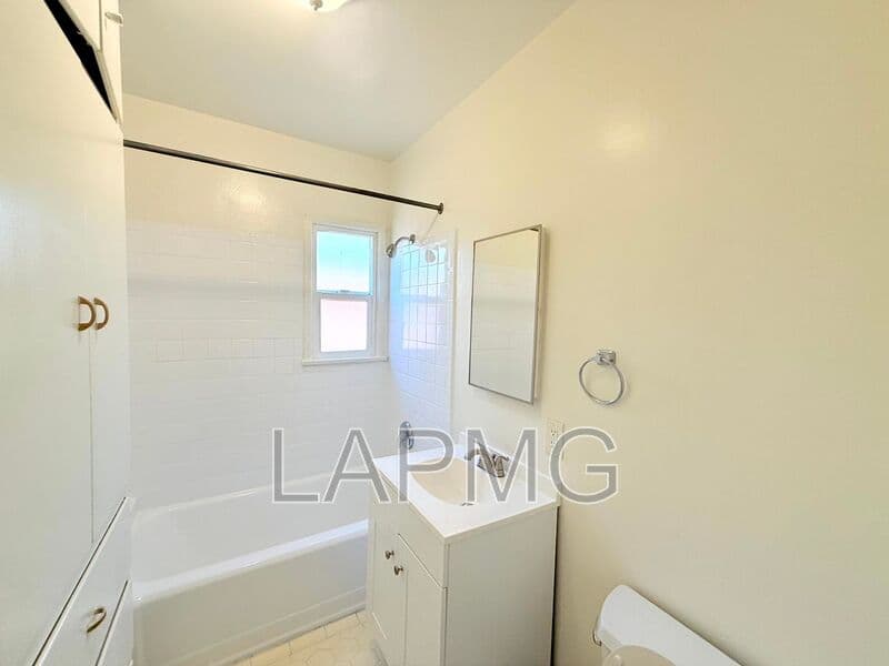 Los Angeles House: 3531 12th Avenue