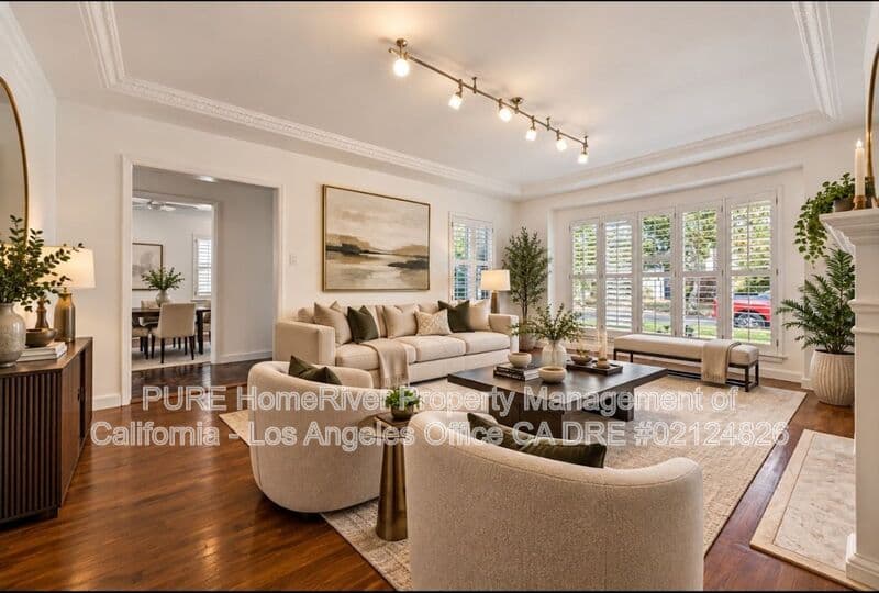 Los Angeles House: 1534 Hayworth Ave