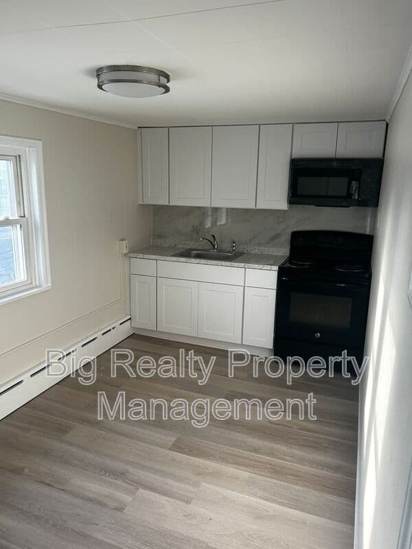 Stowe Condo: 513 Center St