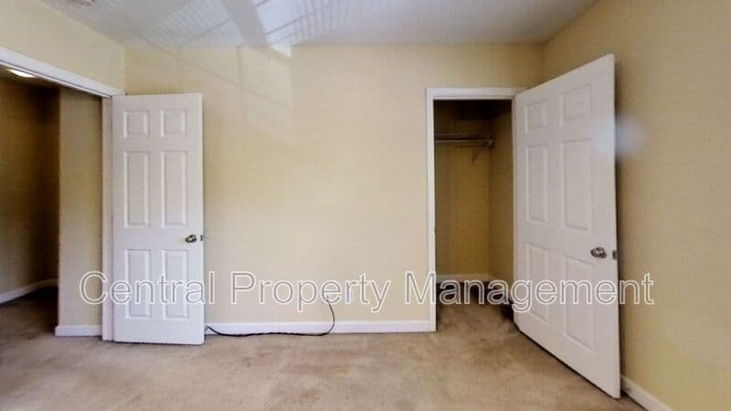 Simpsonville House: 108 Silverbrook Drive