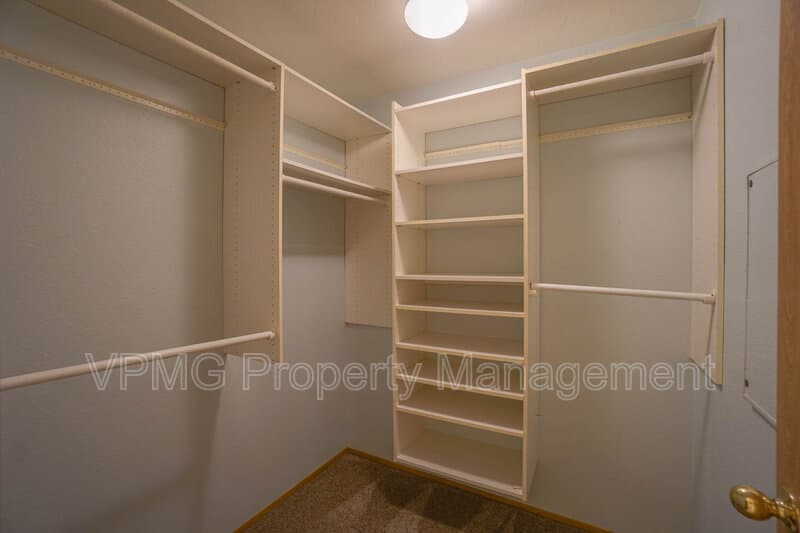 Vancouver House: 15807 NE 40th St