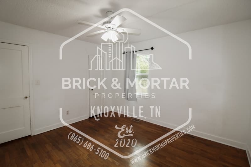 Knoxville House: 604 East Moody Avenue