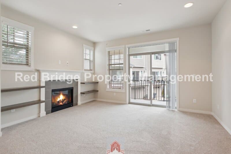 Wilsonville Townhome: 28520 SW Paris Ave