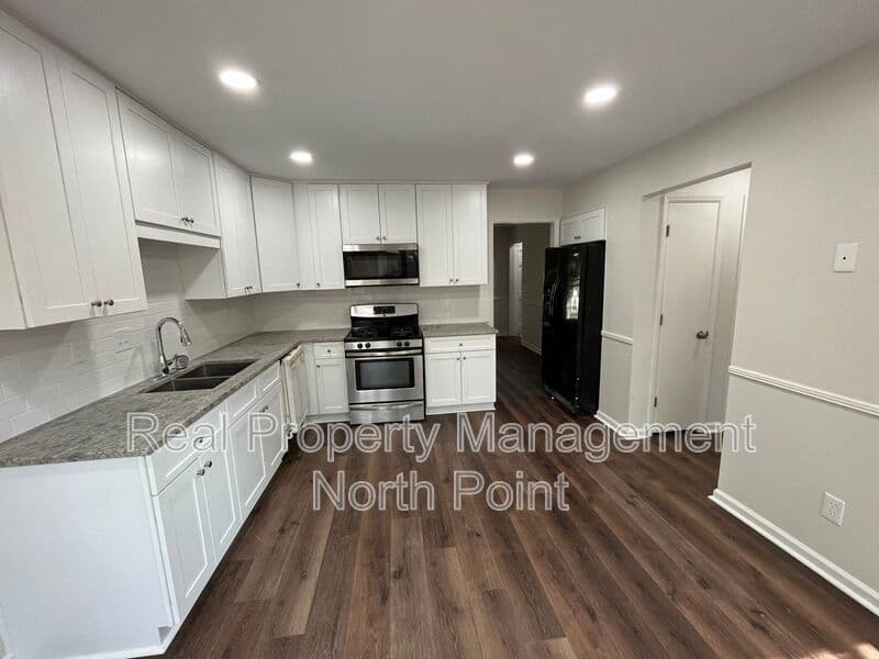 Johns Creek House: 11010 Spotted Pony Trail