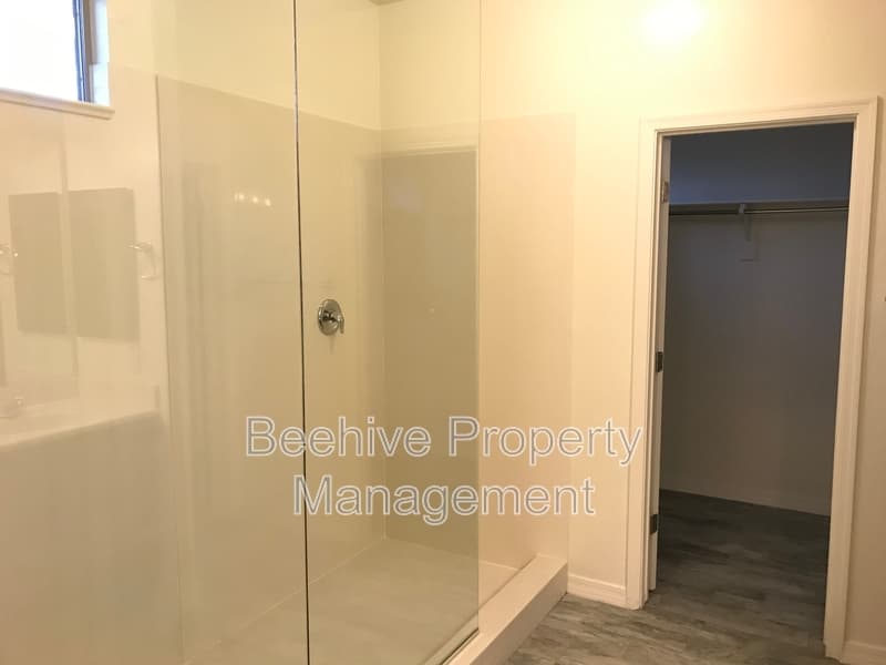 Mesa House: 3014 N 72nd St