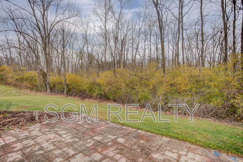 Belleville House: 3390 Wildview Way