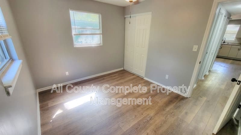 Jacksonville House: 3319 Hunt St