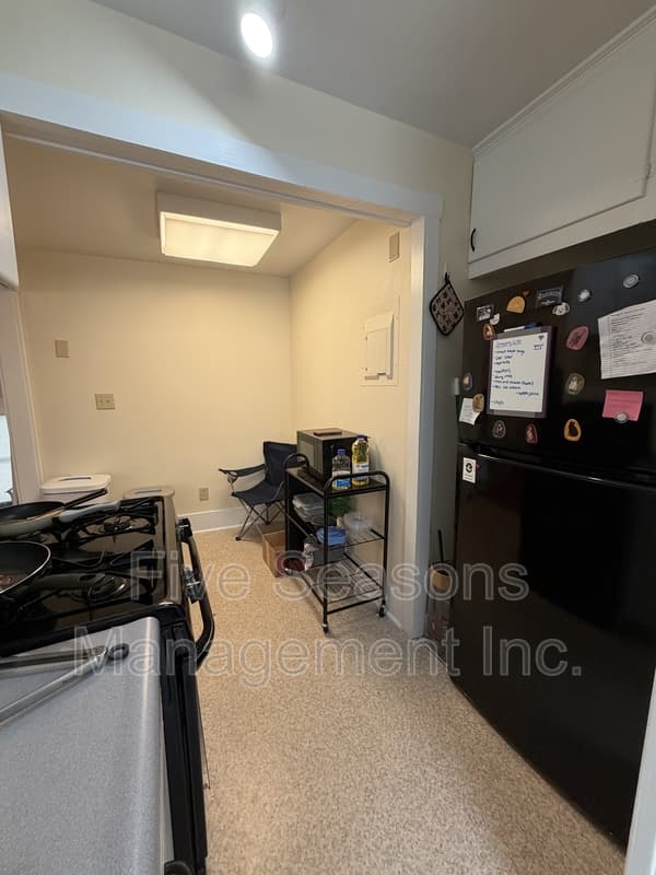 Burlington Condo: 465-467 Colchester Avenue - 1