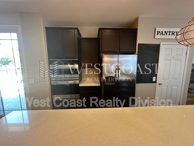 Murrieta House: 26719 Evergreen Avenue