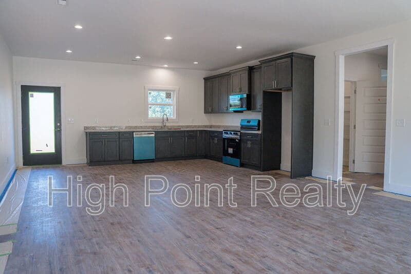 Fort Payne House: 3510 Godfrey Ave NE