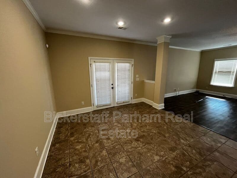 Fortson House: 9468 Forest Crown Drive