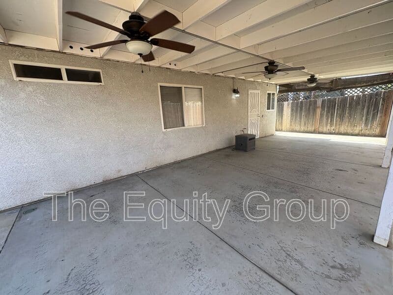 Visalia House: 744 West Buena Vista Ave