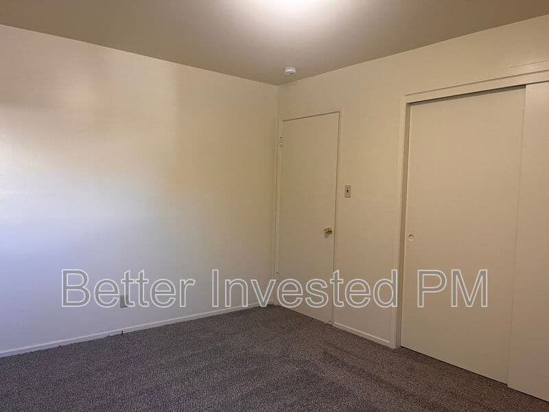 Santa Rosa House: 925 Beaver Ln