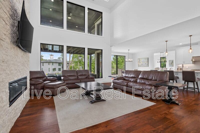 Virginia Beach House: 1316 Lambeth Lane