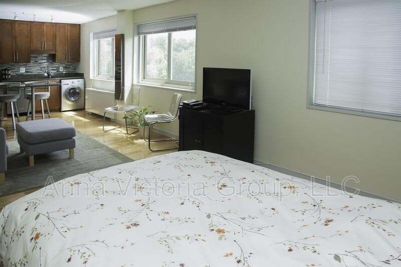 Takoma Park Condo: 7333 New Hampshire Avenue