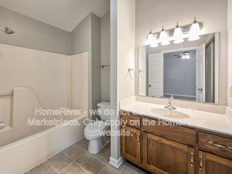 Indianapolis House: 11120 Bayridge Cir W
