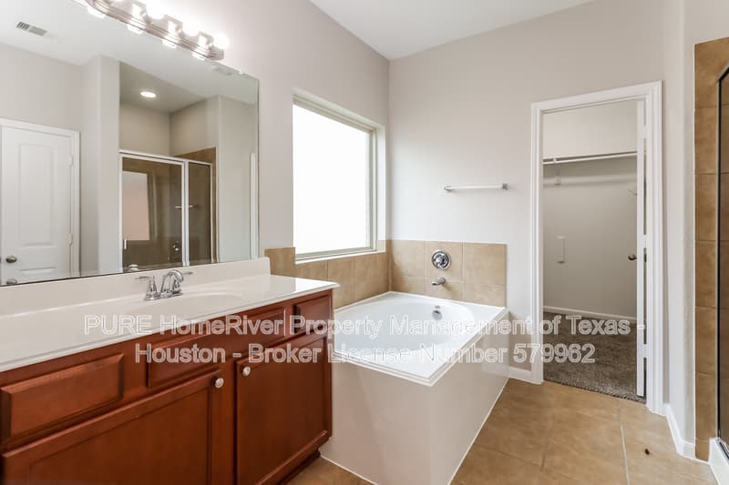 Dickinson House: 3212 Granite Gate Ln