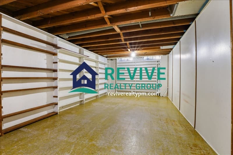 Taylor House: 7533 Oak Street