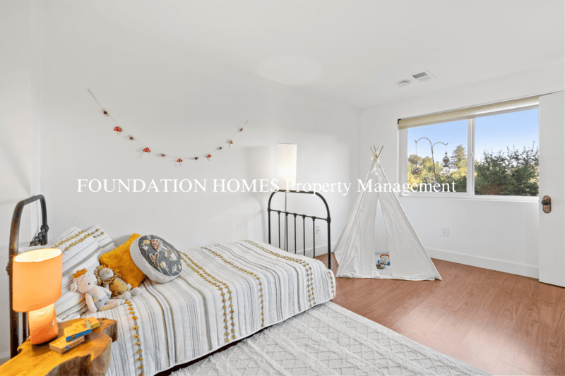 Fairfax House: 223 Scenic Rd.