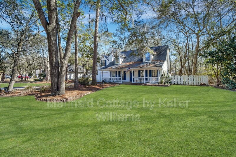 Ladys Island House: 19 LeMoyne Drive