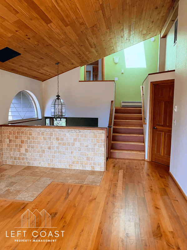 Waldport House: 7205 Southwest Burl Drive