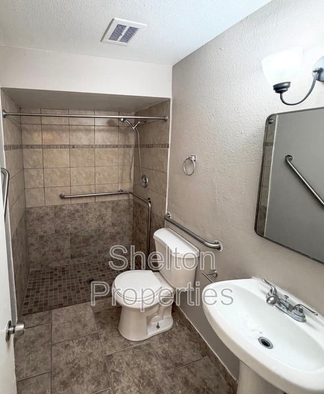 Phoenix House: 6301 W Earll Dr