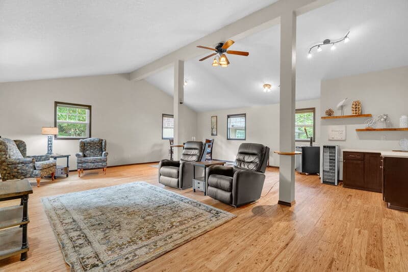 Portland House: 9255 Southwest Boones Ferry Road