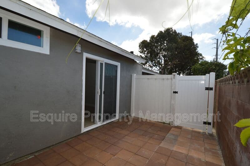 OXNARD Condo: 1834/1840/1850 PERICLES ST