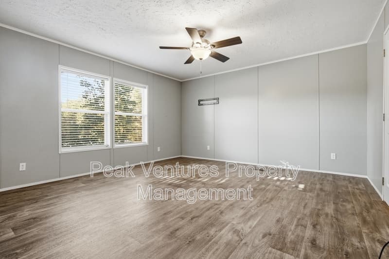 Rutherfordton House: 181 Youngs Dr