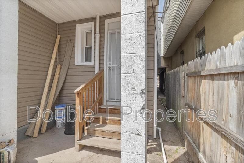Baltimore Townhome: 737 N Chester St
