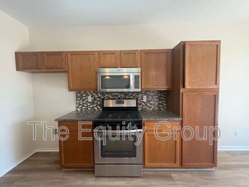 Tulare House: 1515 Cottage Grove Ave