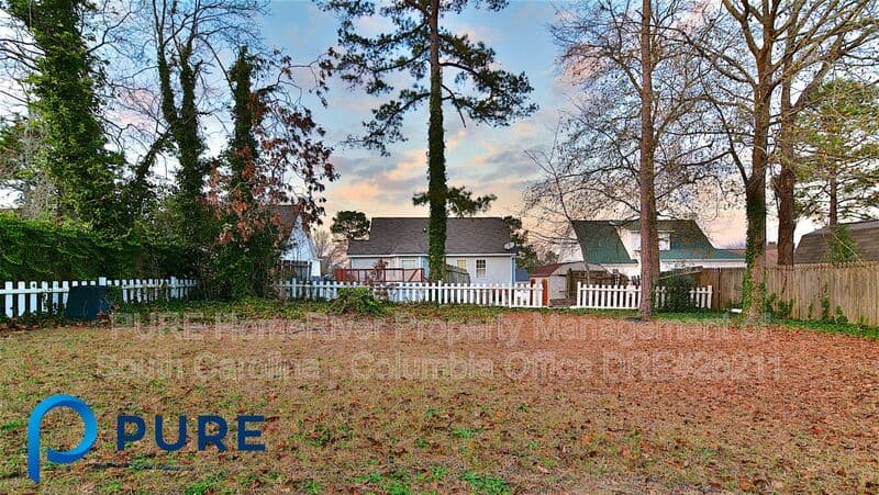 Lexington House: 309 Louisa Ln